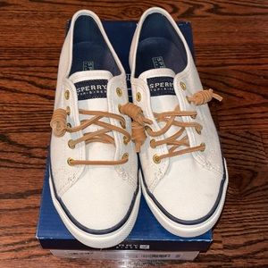 Woman’s Sperry boat shoe size 6